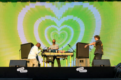 De Jeugd Van Tegenwoordig @ Lokerse Feesten, picture 7, photographed by Bart Janssens - FrontView Magazine