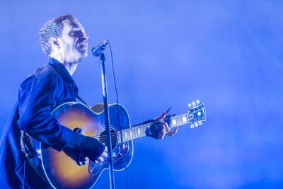 Editors @ Lokerse Feesten, picture 3, photographed by Edwin Houdevelt - FrontView Magazine