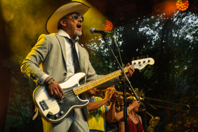 WAHWAHSDA + Sindicato Sonico @ OLT Rivierenhof, picture 5, photographed by Karlien Charlier - FrontView Magazine