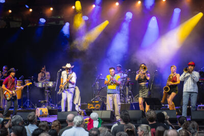 WAHWAHSDA + Sindicato Sonico @ OLT Rivierenhof, picture 8, photographed by Karlien Charlier - FrontView Magazine