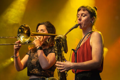 WAHWAHSDA + Sindicato Sonico @ OLT Rivierenhof, picture 2, photographed by Karlien Charlier - FrontView Magazine