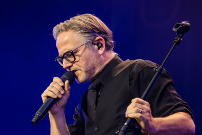 Guus Meeuwis @ Suikerrock, picture 16, photographed by Jürgen Bruynooghe - FrontView Magazine