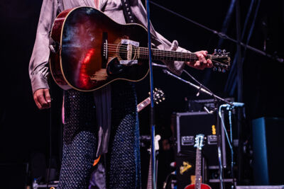 Son Mieux @ Suikerrock, picture 5, photographed by Jürgen Bruynooghe - FrontView Magazine
