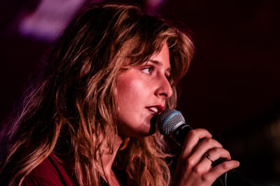 Gisèle @ Suikerrock, picture 2, photographed by Jürgen Bruynooghe - FrontView Magazine
