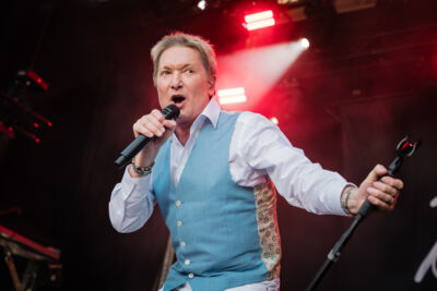Bart Kaëll @ Fonnefeesten 2026, picture 10, photographed by Danny Wagemans - FrontView Magazine