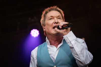 Bart Kaëll @ Fonnefeesten 2026, picture 22, photographed by Danny Wagemans - FrontView Magazine