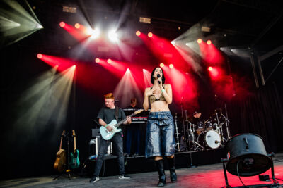Jet van der Steen @ Suikerrock, picture 15, photographed by Jürgen Bruynooghe - FrontView Magazine