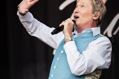Bart Kaëll @ Fonnefeesten 2026, picture 3, photographed by Danny Wagemans - FrontView Magazine