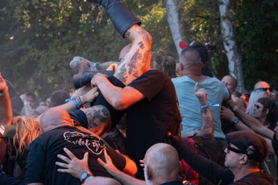 People having fun @ BrakRock, picture 2, photographed by Koen Marcoen - FrontView Magazine