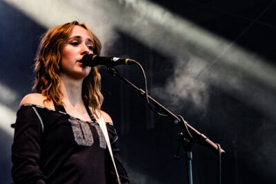 Ise @ Suikerrock, picture 2, photographed by Jürgen Bruynooghe - FrontView Magazine