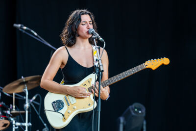 Rosie Stuart @ Rijvers Festival 2026, picture 2, photographed by Dimitri Vanlommel - FrontView Magazine