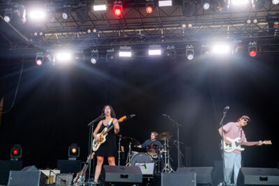 Rosie Stuart @ Rijvers Festival 2026, picture 11, photographed by Dimitri Vanlommel - FrontView Magazine