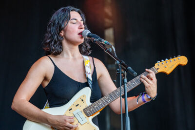 Rosie Stuart @ Rijvers Festival 2026, picture 7, photographed by Dimitri Vanlommel - FrontView Magazine