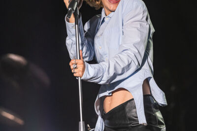 Pommelien Thijs @ Rijvers Festival 2026, picture 1, photographed by Dimitri Vanlommel - FrontView Magazine