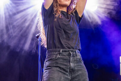 Alice Mae @ Rijvers Festival 2026, foto 17, foto's door Youri Vanlommel - FrontView Magazine