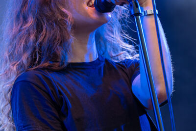 Alice Mae @ Rijvers Festival 2026, foto 9, foto's door Youri Vanlommel - FrontView Magazine