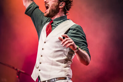 Trenchcoat @ Fonnefeesten 2026, picture 24, photographed by Danny Wagemans - FrontView Magazine