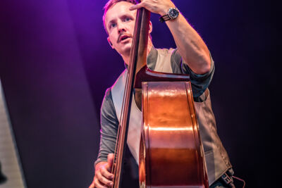 Trenchcoat @ Fonnefeesten 2026, picture 6, photographed by Danny Wagemans - FrontView Magazine