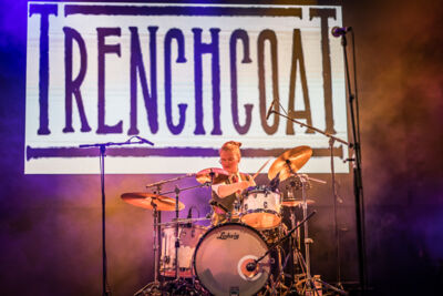Trenchcoat @ Fonnefeesten 2026, picture 26, photographed by Danny Wagemans - FrontView Magazine