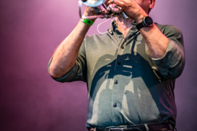 Trenchcoat @ Fonnefeesten 2026, picture 12, photographed by Danny Wagemans - FrontView Magazine