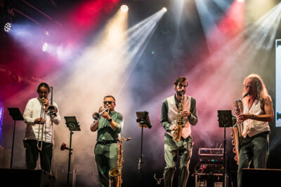 Trenchcoat @ Fonnefeesten 2026, picture 30, photographed by Danny Wagemans - FrontView Magazine