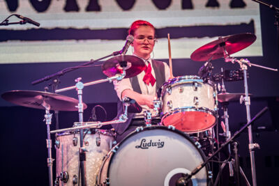 Trenchcoat @ Fonnefeesten 2026, picture 9, photographed by Danny Wagemans - FrontView Magazine
