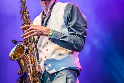 Trenchcoat @ Fonnefeesten 2026, picture 10, photographed by Danny Wagemans - FrontView Magazine