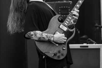 Aufhebung @ Down The Hill, picture 2, photographed by Koen Marcoen - FrontView Magazine