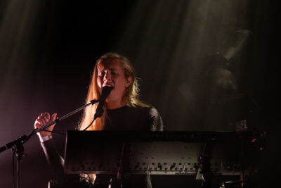 Eefje de Visser @ Muziekgieterij, picture 10, photographed by Danielle Stoop - FrontView Magazine