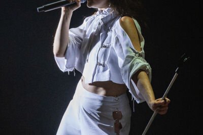 Eefje de Visser @ Muziekgieterij, picture 5, photographed by Danielle Stoop - FrontView Magazine