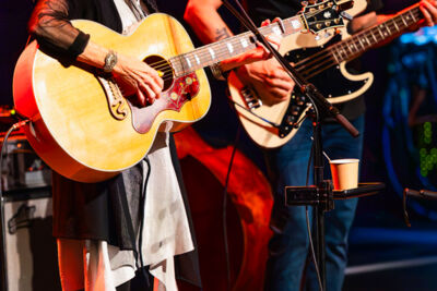 Emmylou Harris @ Stadsschouwburg, picture 11, photographed by Paul Jongeneelen - FrontView Magazine
