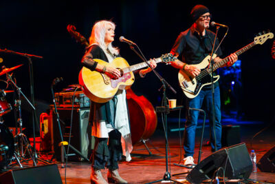 Emmylou Harris @ Stadsschouwburg, foto 7, foto's door Paul Jongeneelen - FrontView Magazine
