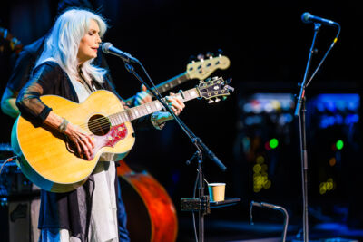 Emmylou Harris @ Stadsschouwburg, foto 5, foto's door Paul Jongeneelen - FrontView Magazine
