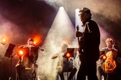 Hooverphonic @ Vredesfeesten, foto 2, foto's door Edwin Houdevelt - FrontView Magazine