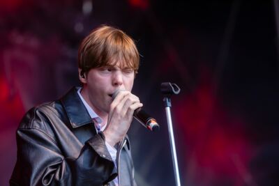 Bas Serra @ Vredesfeesten, foto 18, foto's door Edwin Houdevelt - FrontView Magazine