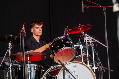 Bas Serra @ Vredesfeesten, foto 4, foto's door Edwin Houdevelt - FrontView Magazine