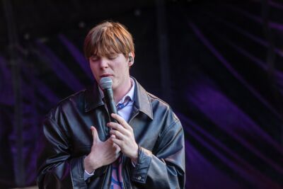 Bas Serra @ Vredesfeesten, foto 17, foto's door Edwin Houdevelt - FrontView Magazine