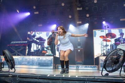 Laura Tesoro @ Vredesfeesten, picture 10, photographed by Edwin Houdevelt - FrontView Magazine