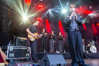 Bas Serra @ Vredesfeesten, foto 7, foto's door Edwin Houdevelt - FrontView Magazine