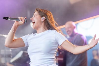 Laura Tesoro @ Vredesfeesten, picture 17, photographed by Edwin Houdevelt - FrontView Magazine
