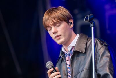 Bas Serra @ Vredesfeesten, foto 11, foto's door Edwin Houdevelt - FrontView Magazine