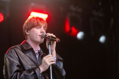 Bas Serra @ Vredesfeesten, foto 14, foto's door Edwin Houdevelt - FrontView Magazine