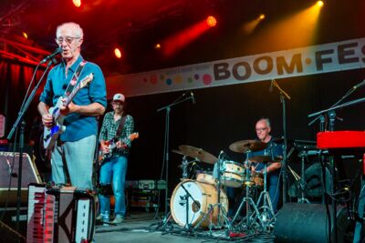Raymond van het Groenewoud @ Vredesfeesten, foto 2, foto's door Edwin Houdevelt - FrontView Magazine