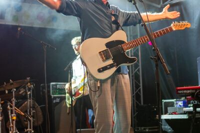 Raymond van het Groenewoud @ Vredesfeesten, foto 5, foto's door Edwin Houdevelt - FrontView Magazine