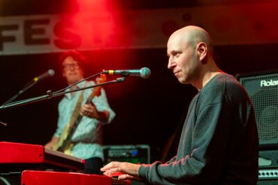 Raymond van het Groenewoud @ Vredesfeesten, foto 6, foto's door Edwin Houdevelt - FrontView Magazine