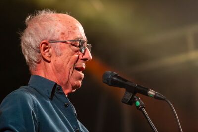 Raymond van het Groenewoud @ Vredesfeesten, foto 1, foto's door Edwin Houdevelt - FrontView Magazine