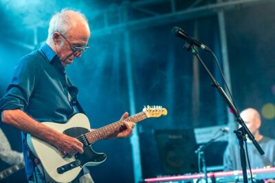 Raymond van het Groenewoud @ Vredesfeesten, foto 12, foto's door Edwin Houdevelt - FrontView Magazine