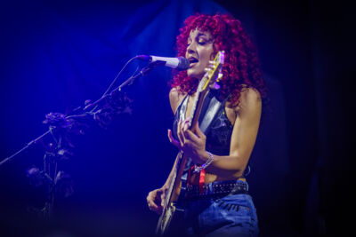 Nova Twins @ Vorst Nationaal, foto 9, foto's door Wim Sunnaert - FrontView Magazine