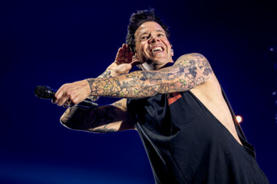 Simple Plan @ Vorst Nationaal, picture 1, photographed by Anoek Houben - FrontView Magazine