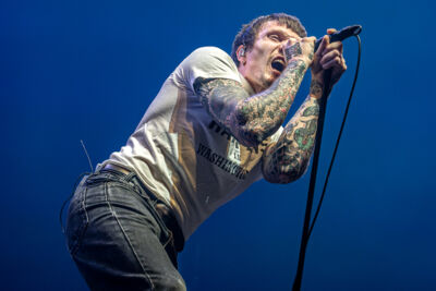 Neck Deep @ Vorst Nationaal, picture 6, photographed by Anoek Houben - FrontView Magazine
